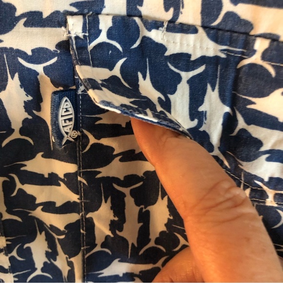 AFTCO Button Down Fishing Shirt. Size Small. - Picture 6 of 13